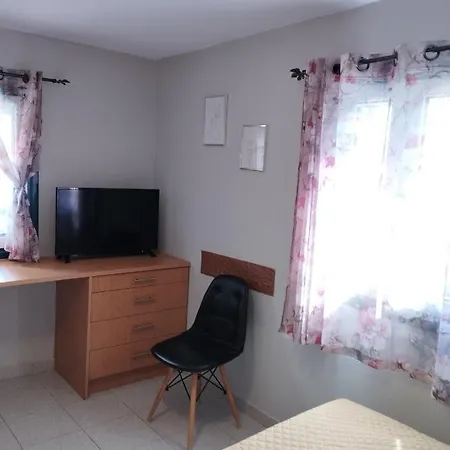 דירה Lofos House