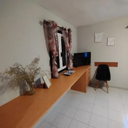 Apartment Lofos House